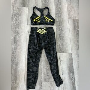 Fabletics power hold set size large. Top and bottom. Camo